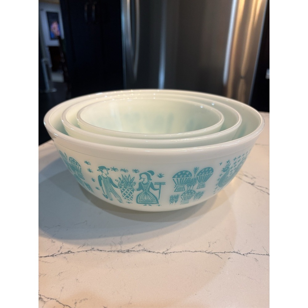 Pyrex Amish Butterprint Nesting Mixing Bowl Set 3 Piece Turquoise 4,2.5, 1.5 qt